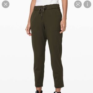 Lululemon on the fly 7/8 pant